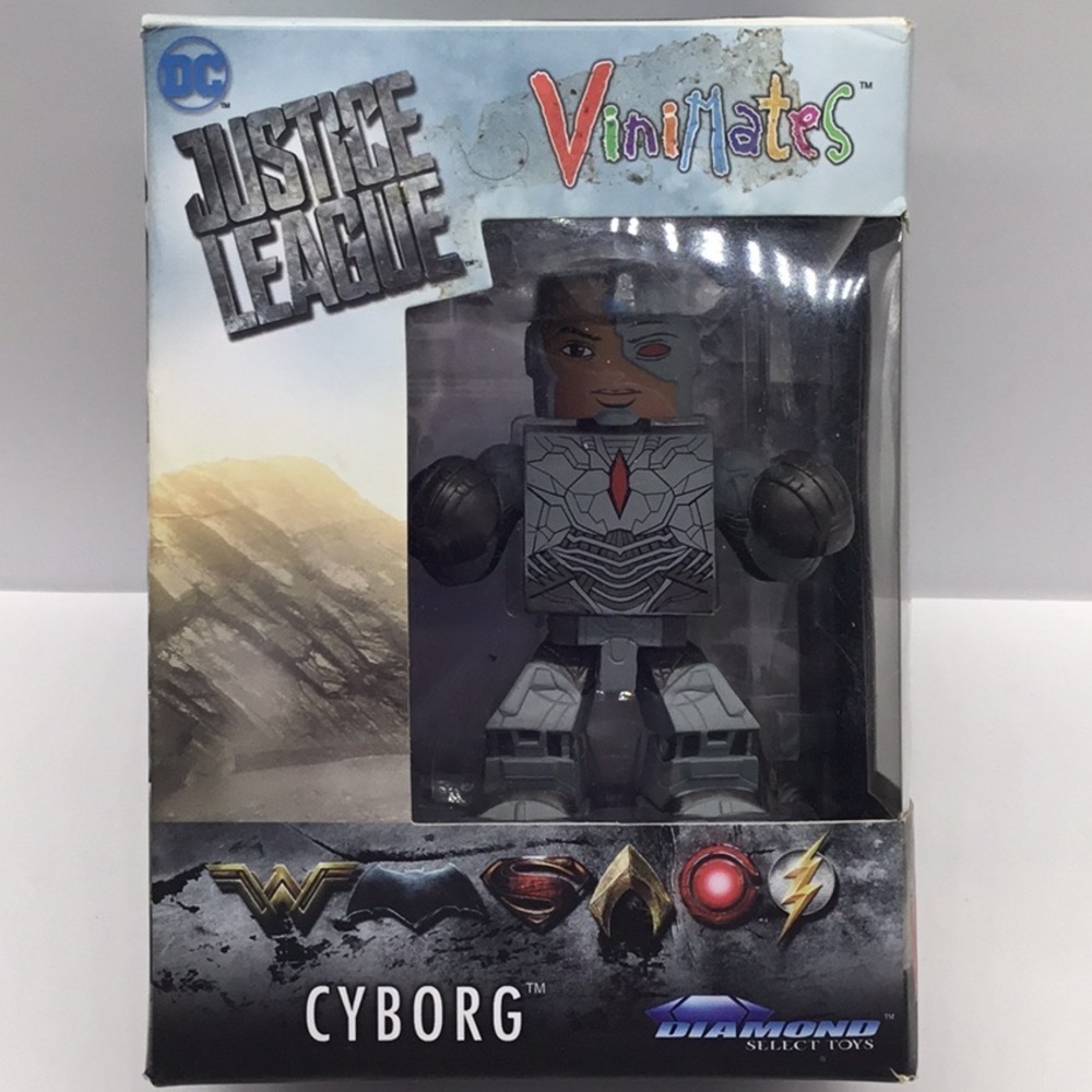 💵3/$13 FILL A BOX SALE! DC Justice League Cyborg Vinyl Collectible Figure